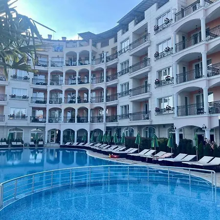 Apartment White Studio With а Pool In Sunny Beach